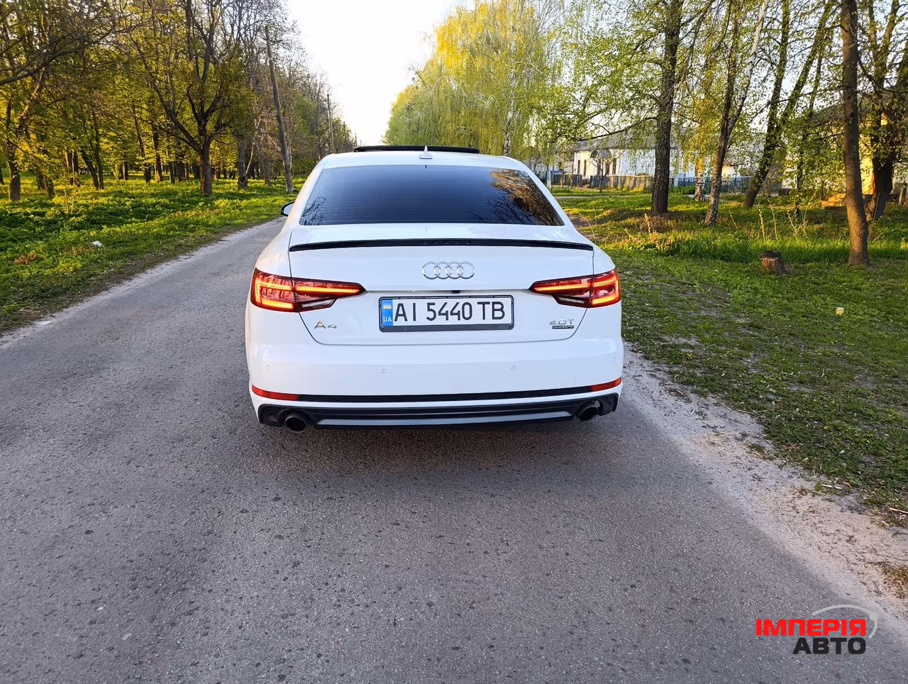 Audi A4 - фото 5