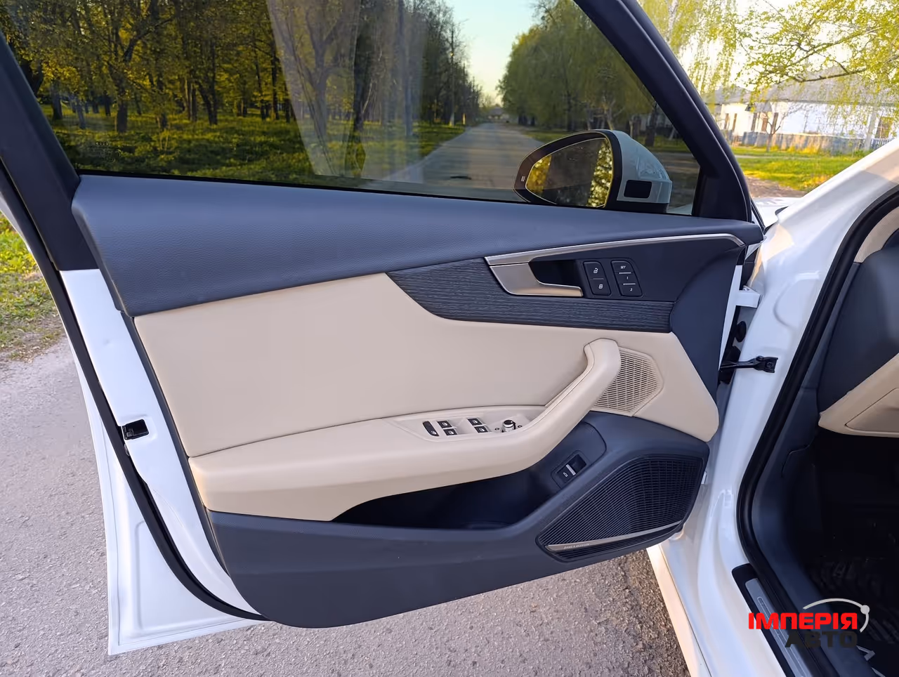 Audi A4 - фото 8