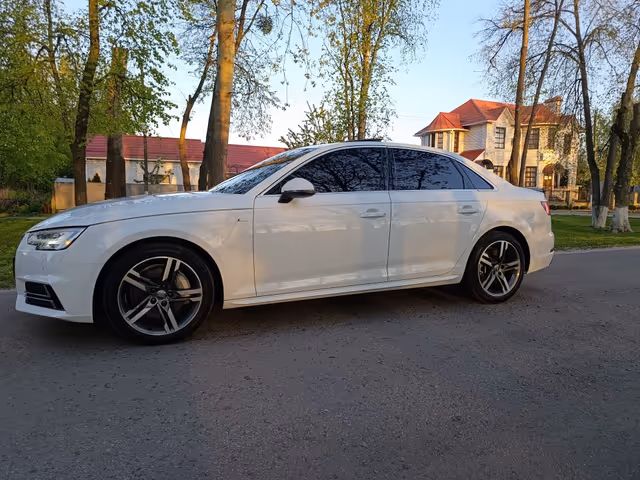 Audi A4 - фото 3