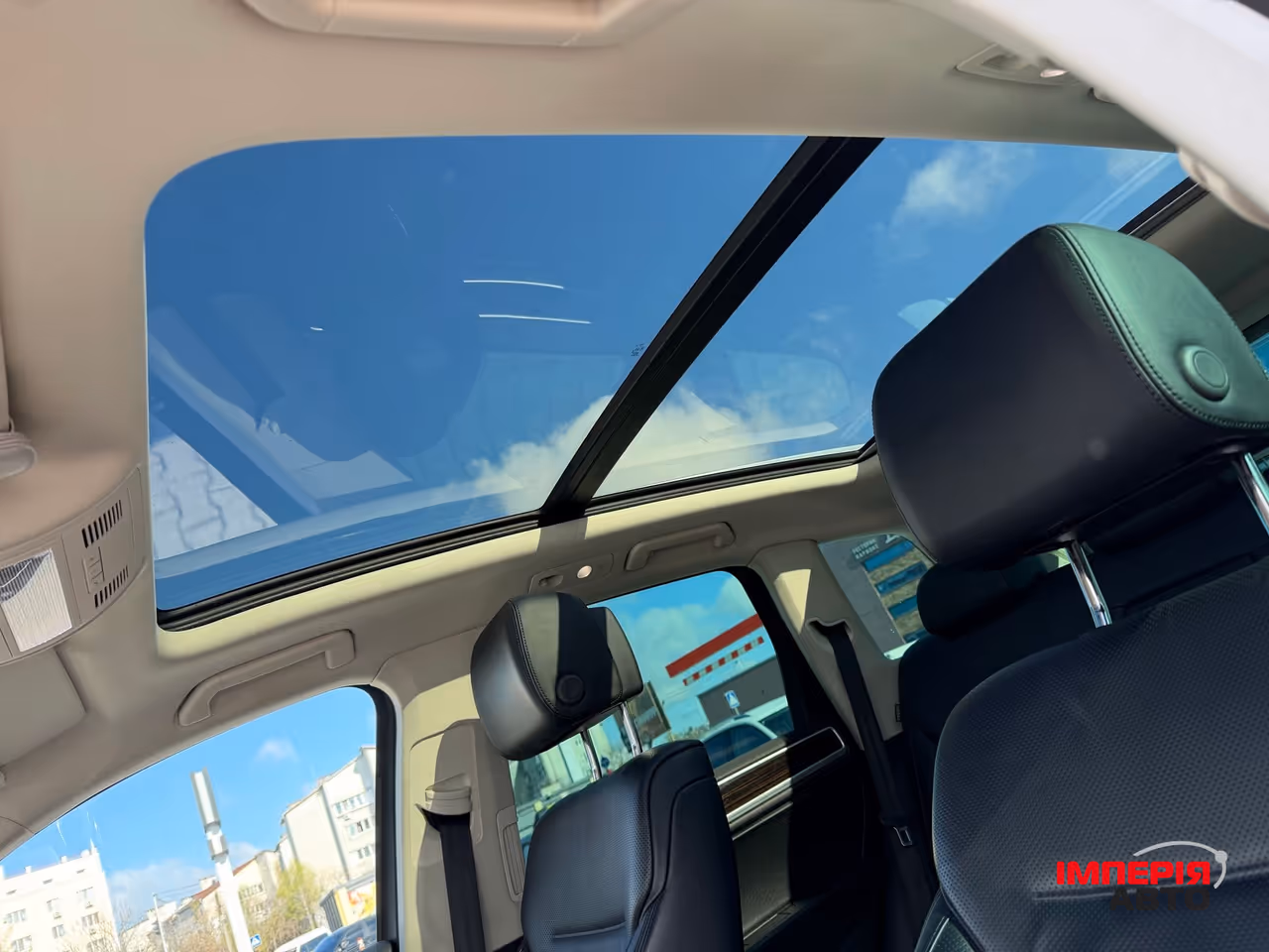 Volkswagen Touareg - фото 8