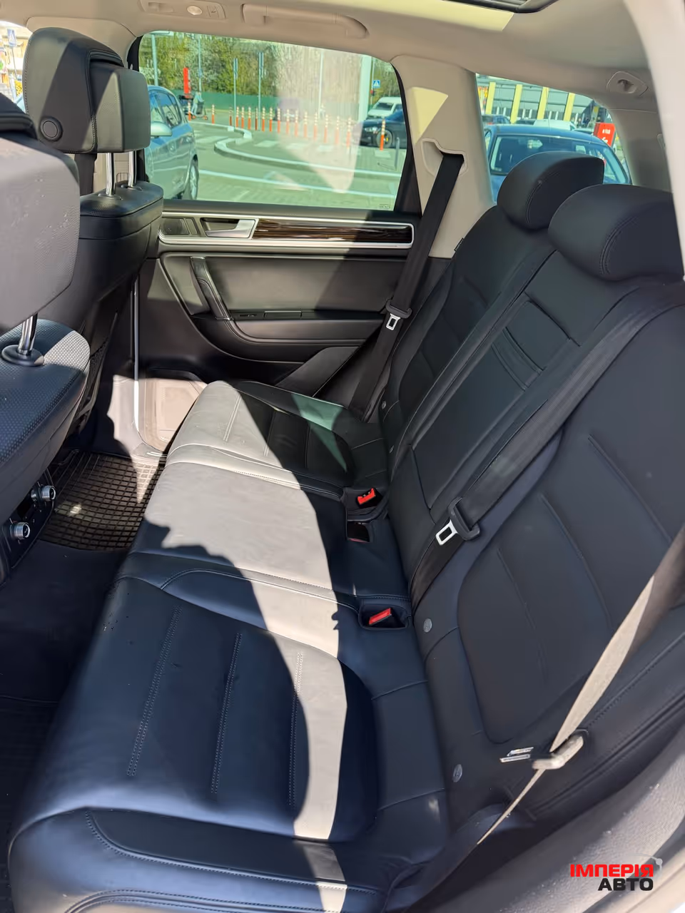 Volkswagen Touareg - фото 9