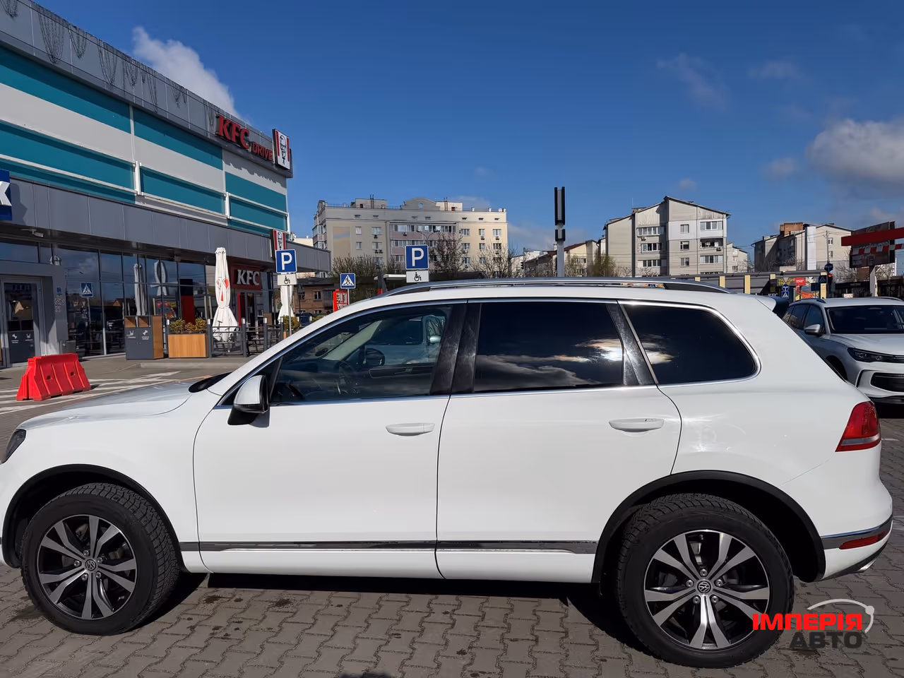 Volkswagen Touareg - фото 2