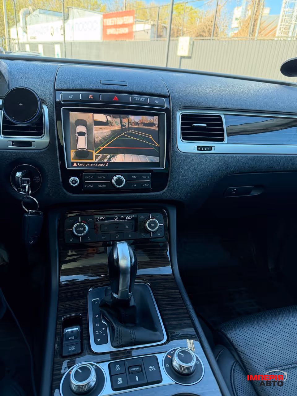 Volkswagen Touareg - фото 4
