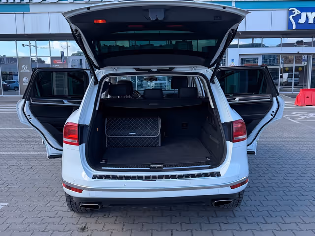 Volkswagen Touareg - фото 5