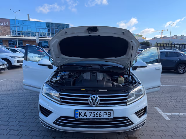 Volkswagen Touareg - фото 3