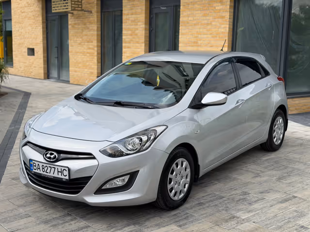 Hyundai i30 - фото 1