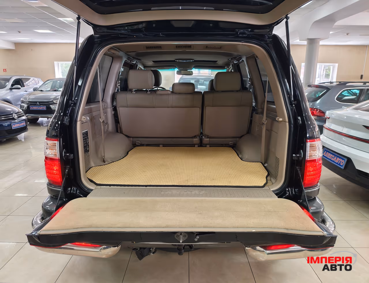 Lexus LX - фото 4