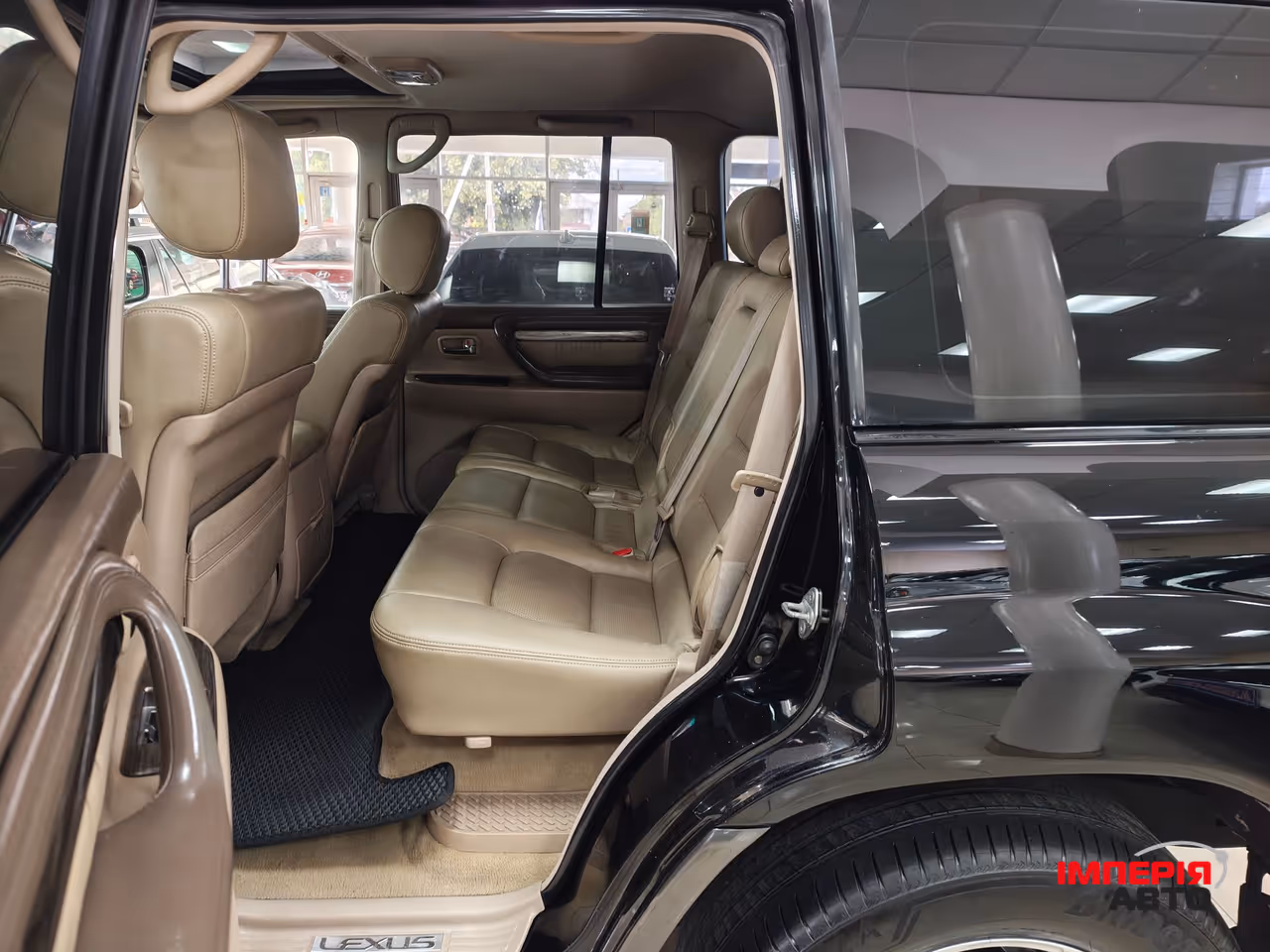 Lexus LX - фото 9
