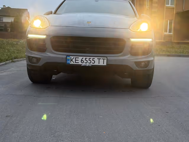 Porsche Cayenne - фото 3