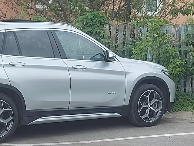 BMW X1 - фото 2