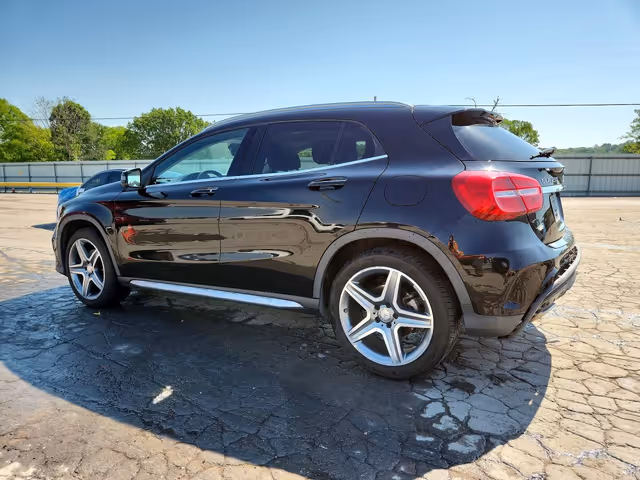 Mercedes-Benz GLA - фото 1
