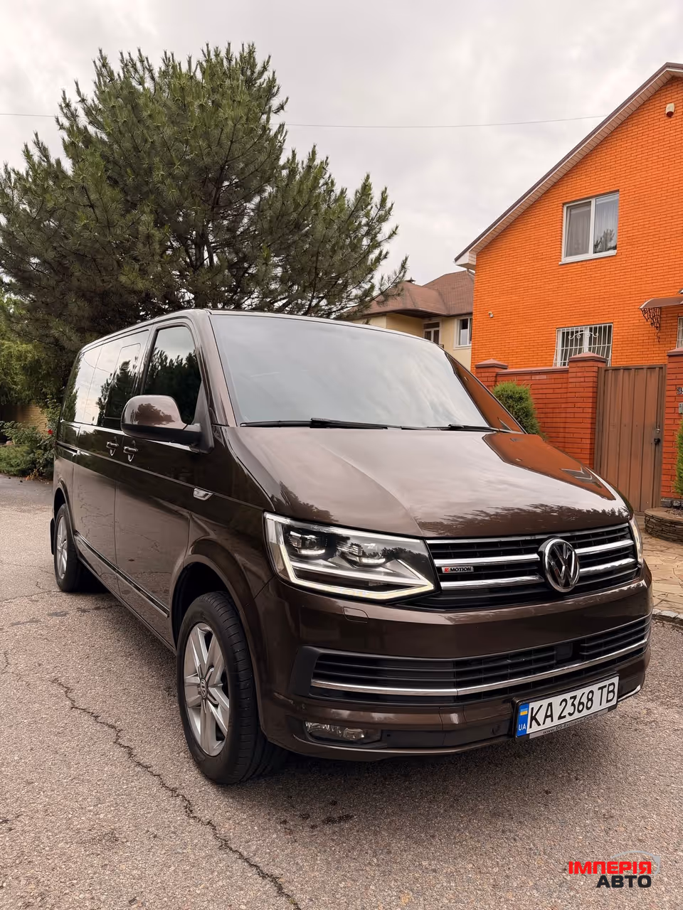 Volkswagen Multivan - фото 2