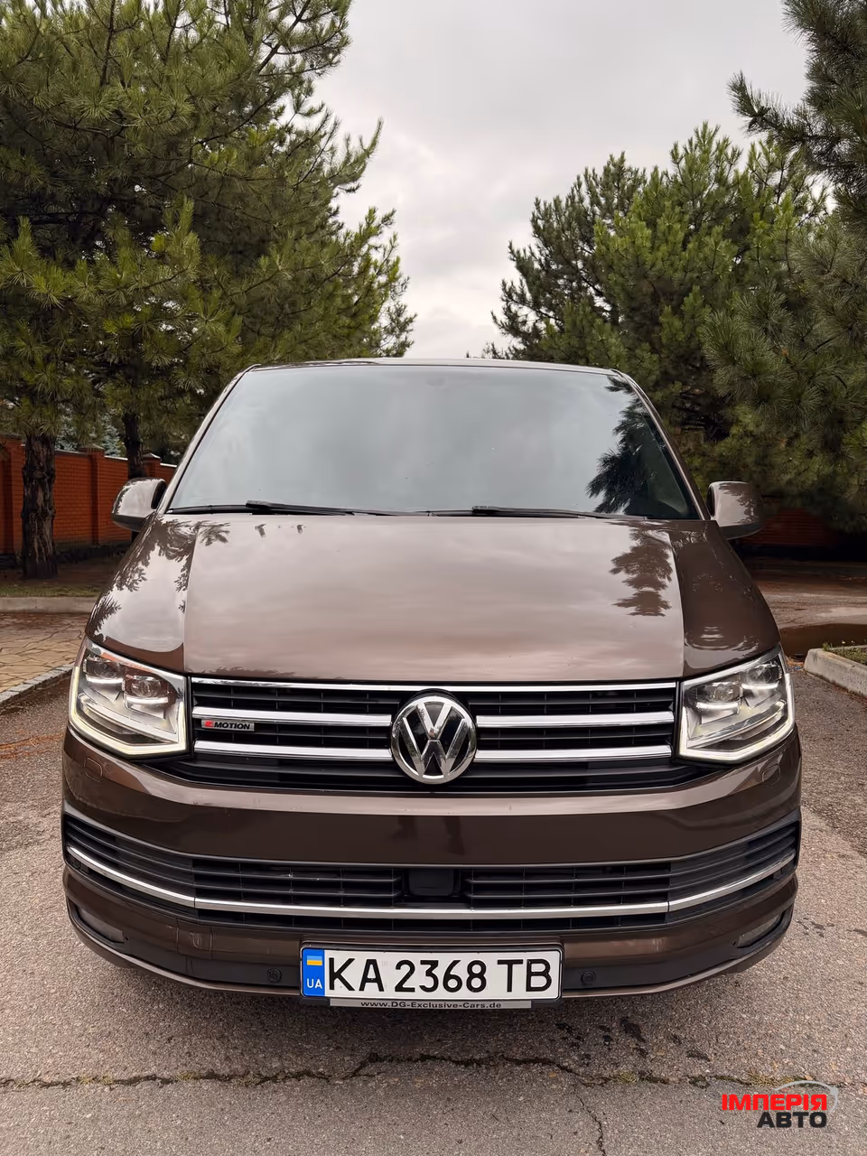 Volkswagen Multivan - фото 9