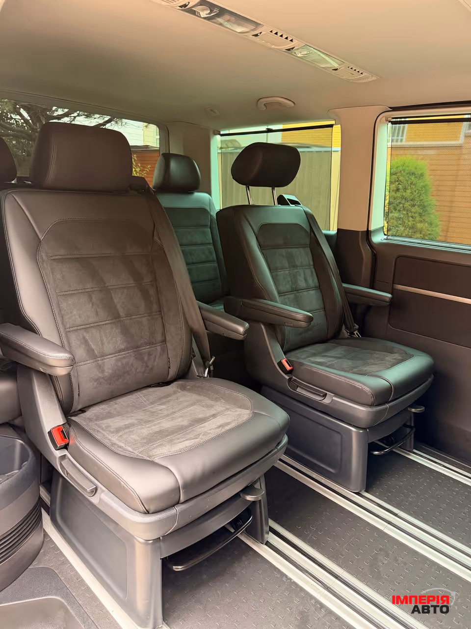 Volkswagen Multivan - фото 27