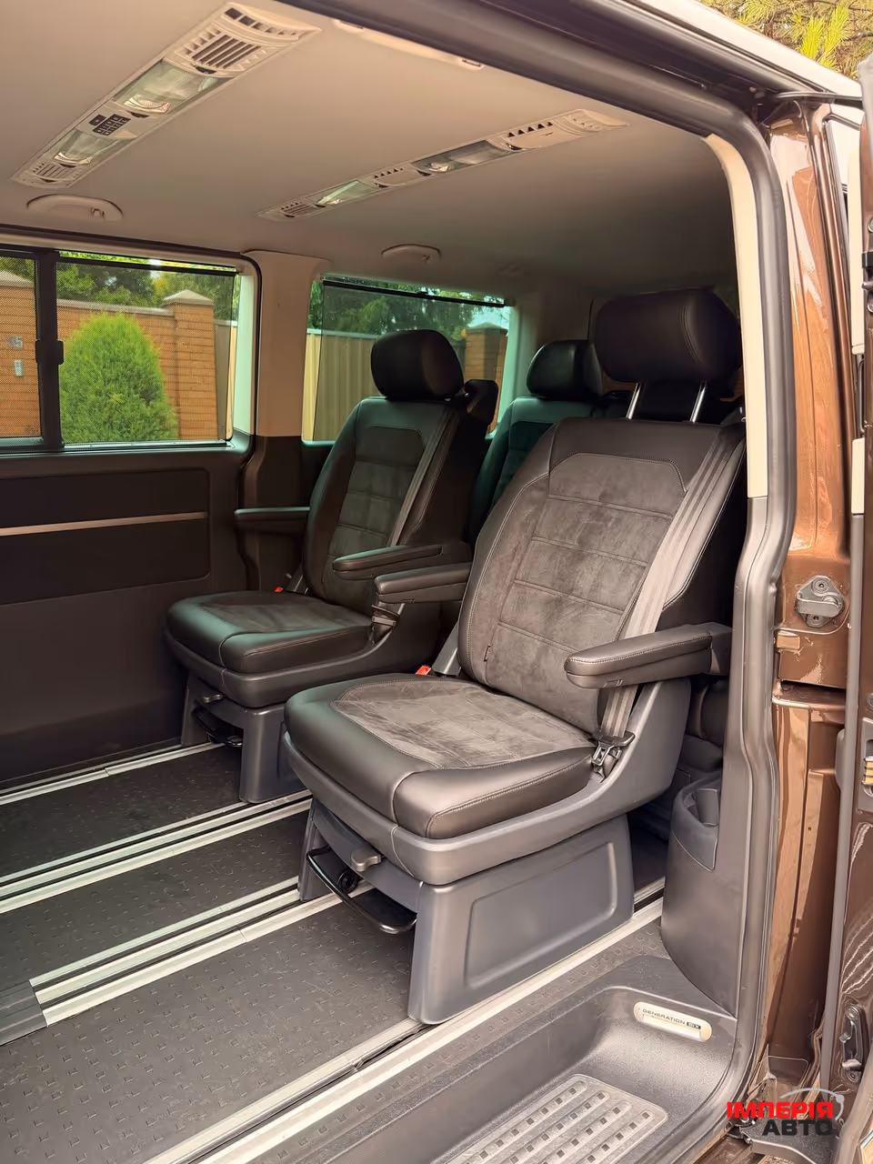Volkswagen Multivan - фото 22