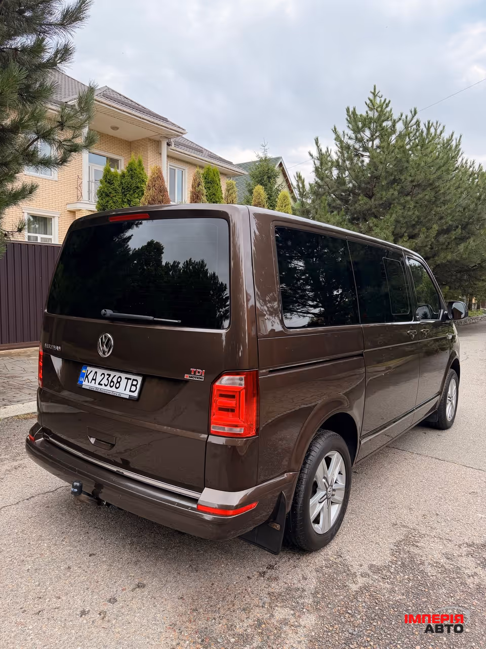 Volkswagen Multivan - фото 6