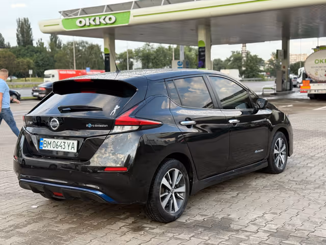 Nissan Leaf - фото 4