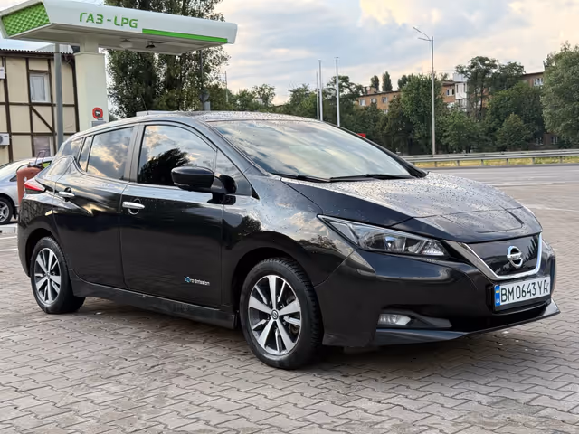 Nissan Leaf - фото 1