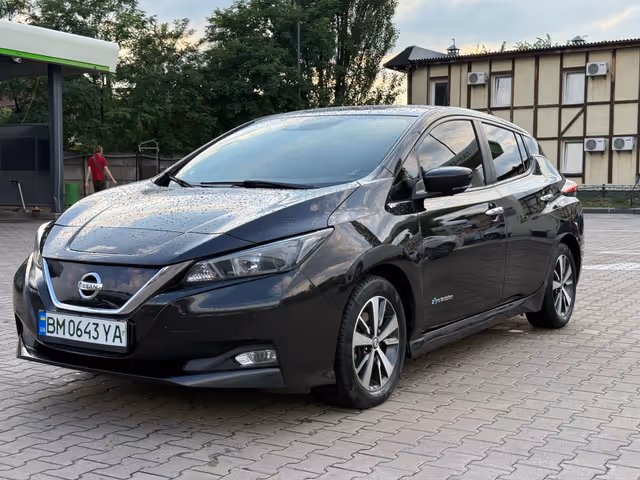 Nissan Leaf - фото 2