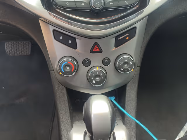 Chevrolet Sonic - фото 4