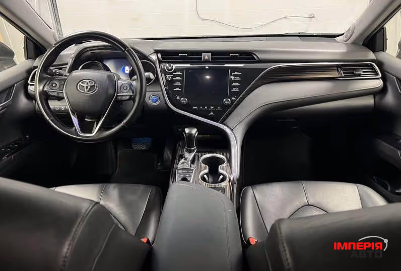 Toyota Camry - фото 5
