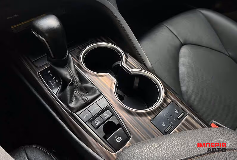 Toyota Camry - фото 6