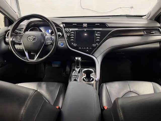 Toyota Camry - фото 5