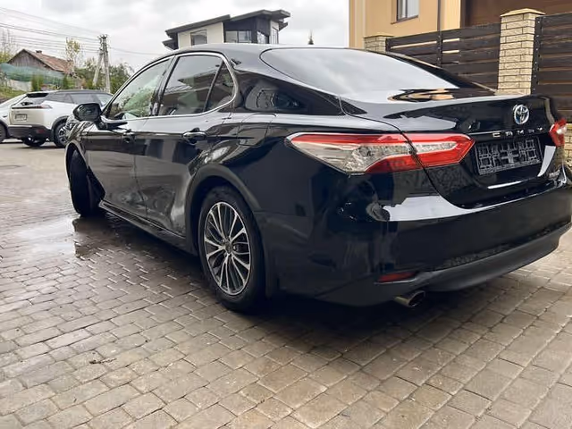 Toyota Camry - фото 4