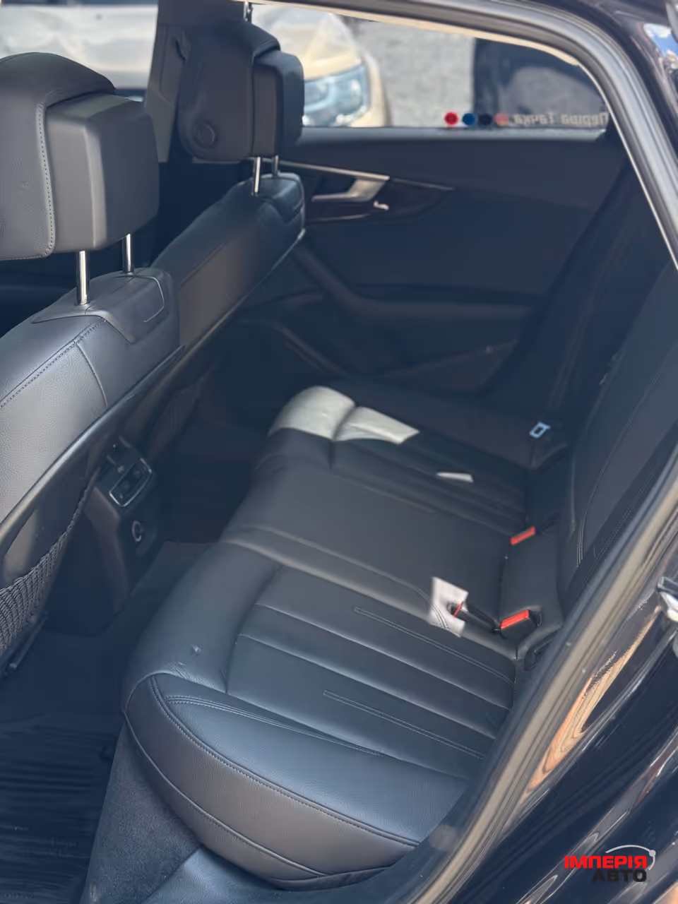 Audi A4 - фото 18