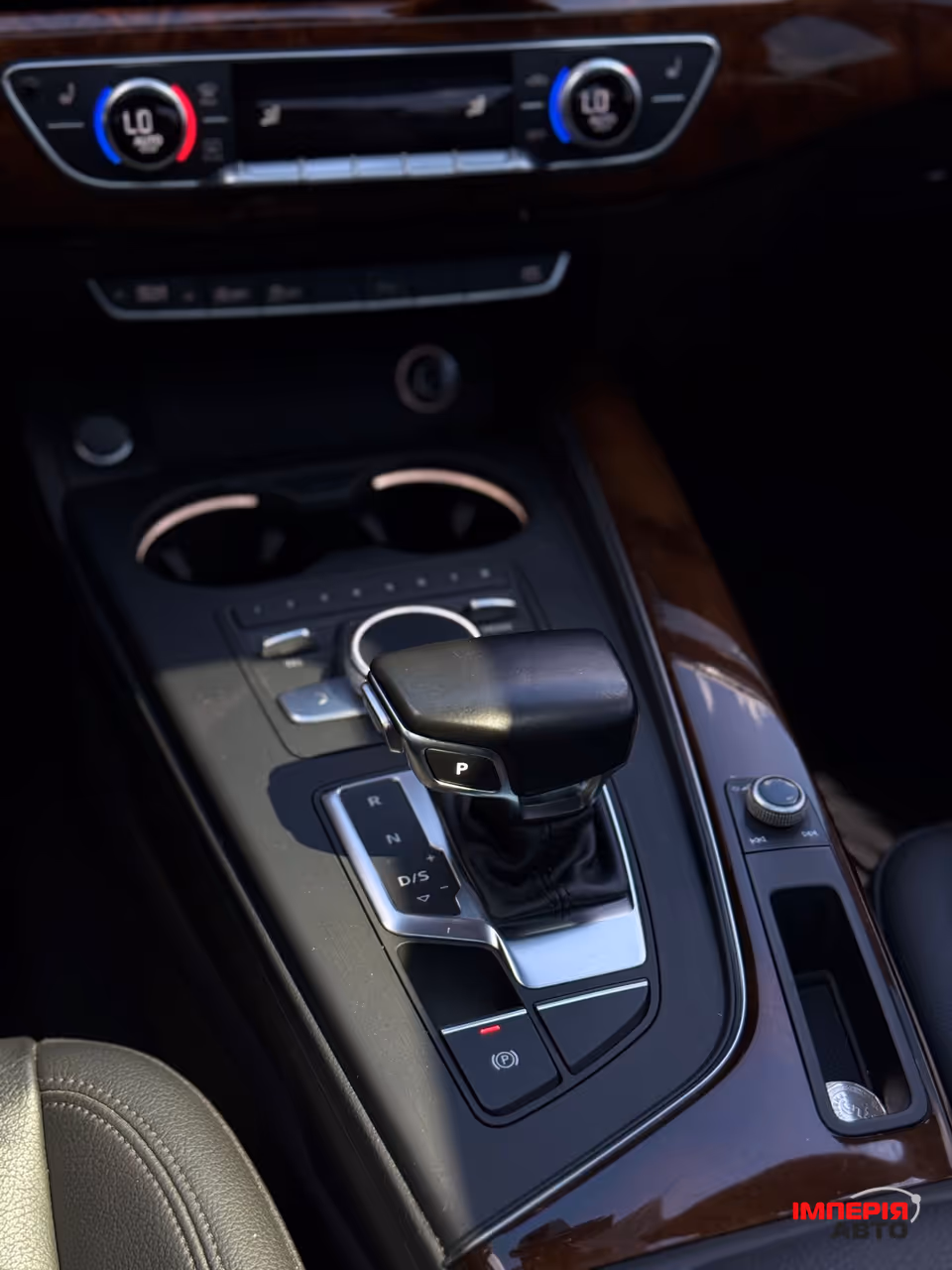 Audi A4 - фото 22
