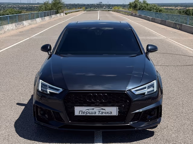 Audi A4 - фото 1