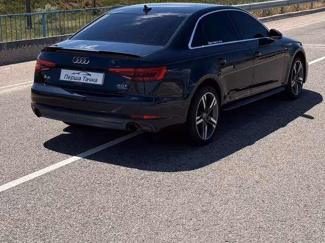 Audi A4 - фото 4