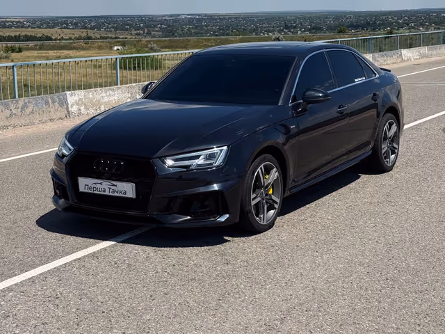 Audi A4 - фото 2