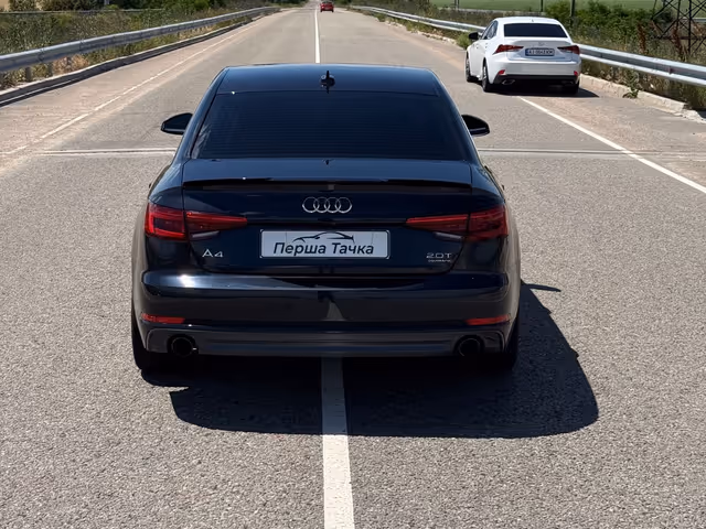 Audi A4 - фото 5