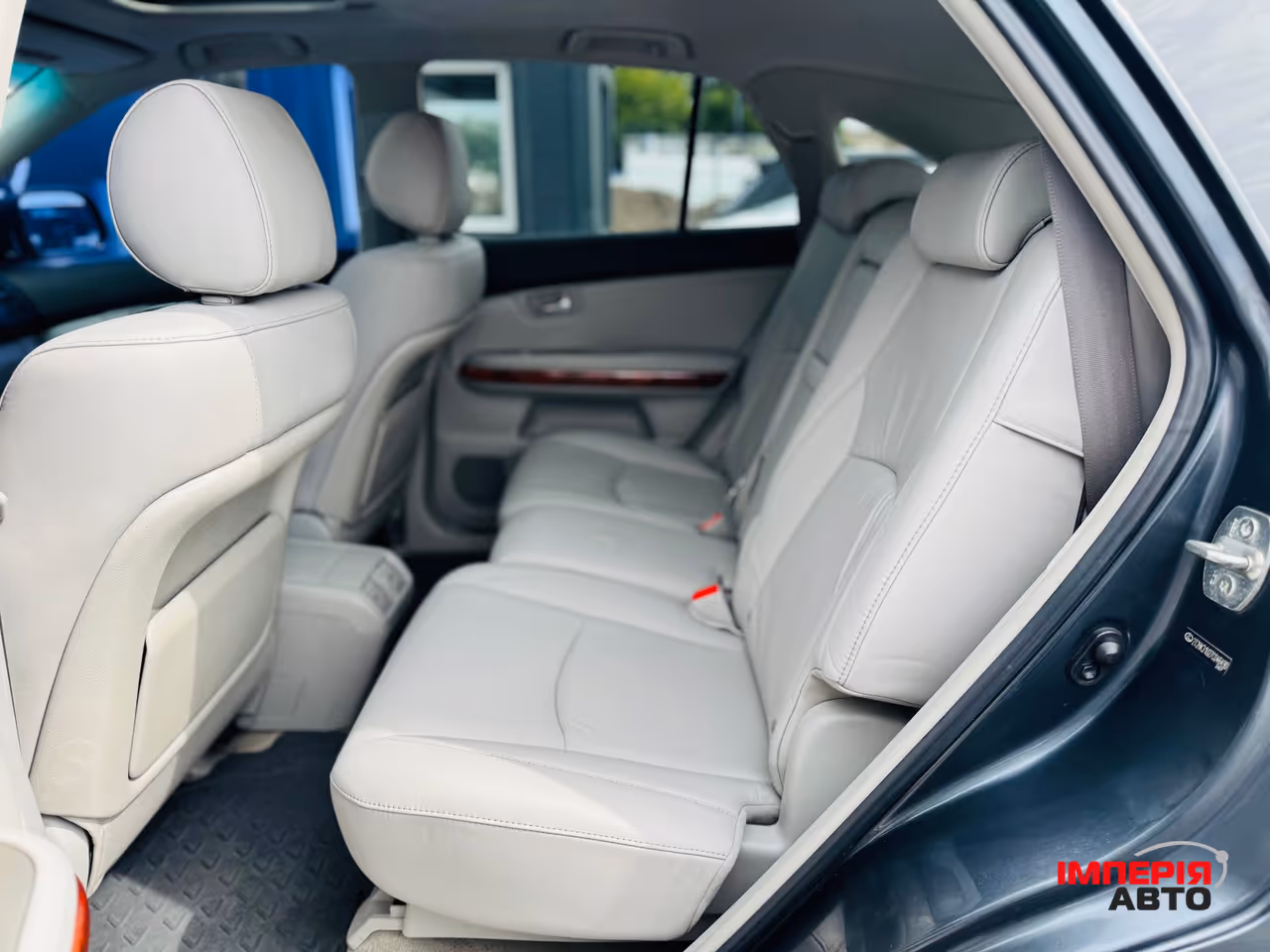 Lexus RX - фото 8