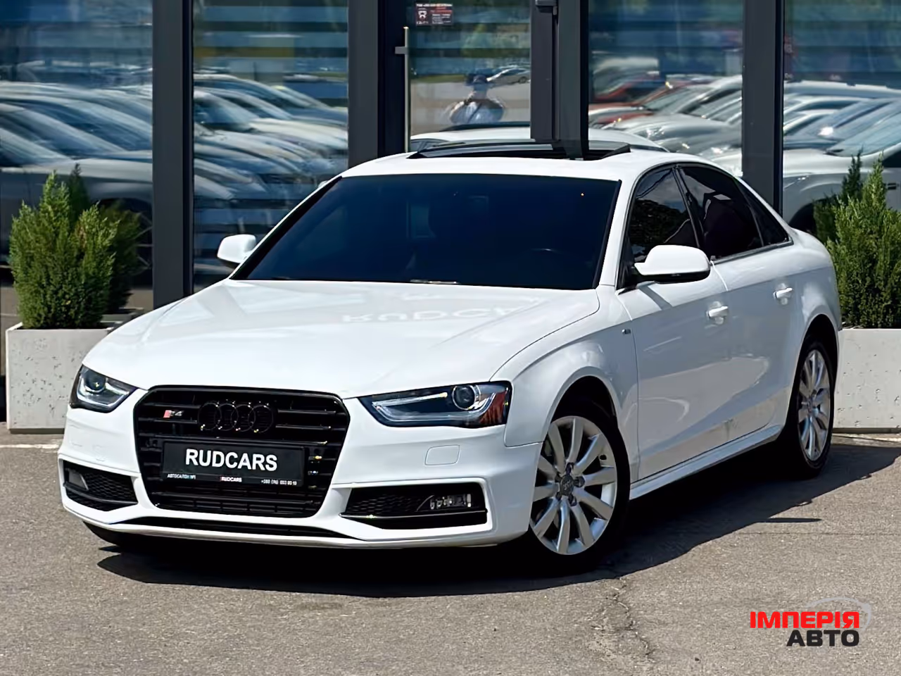 Audi A4 - фото 1
