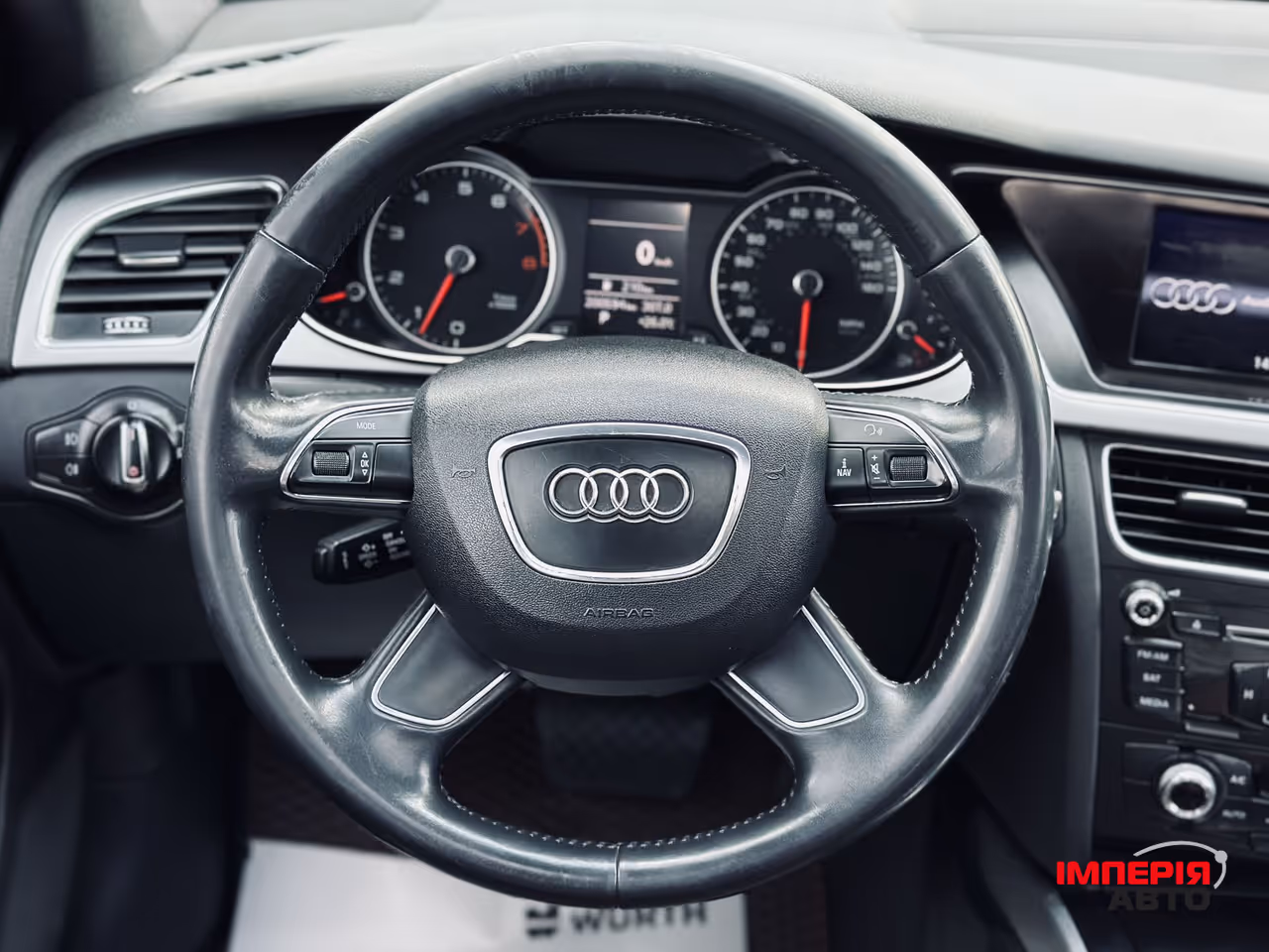 Audi A4 - фото 35
