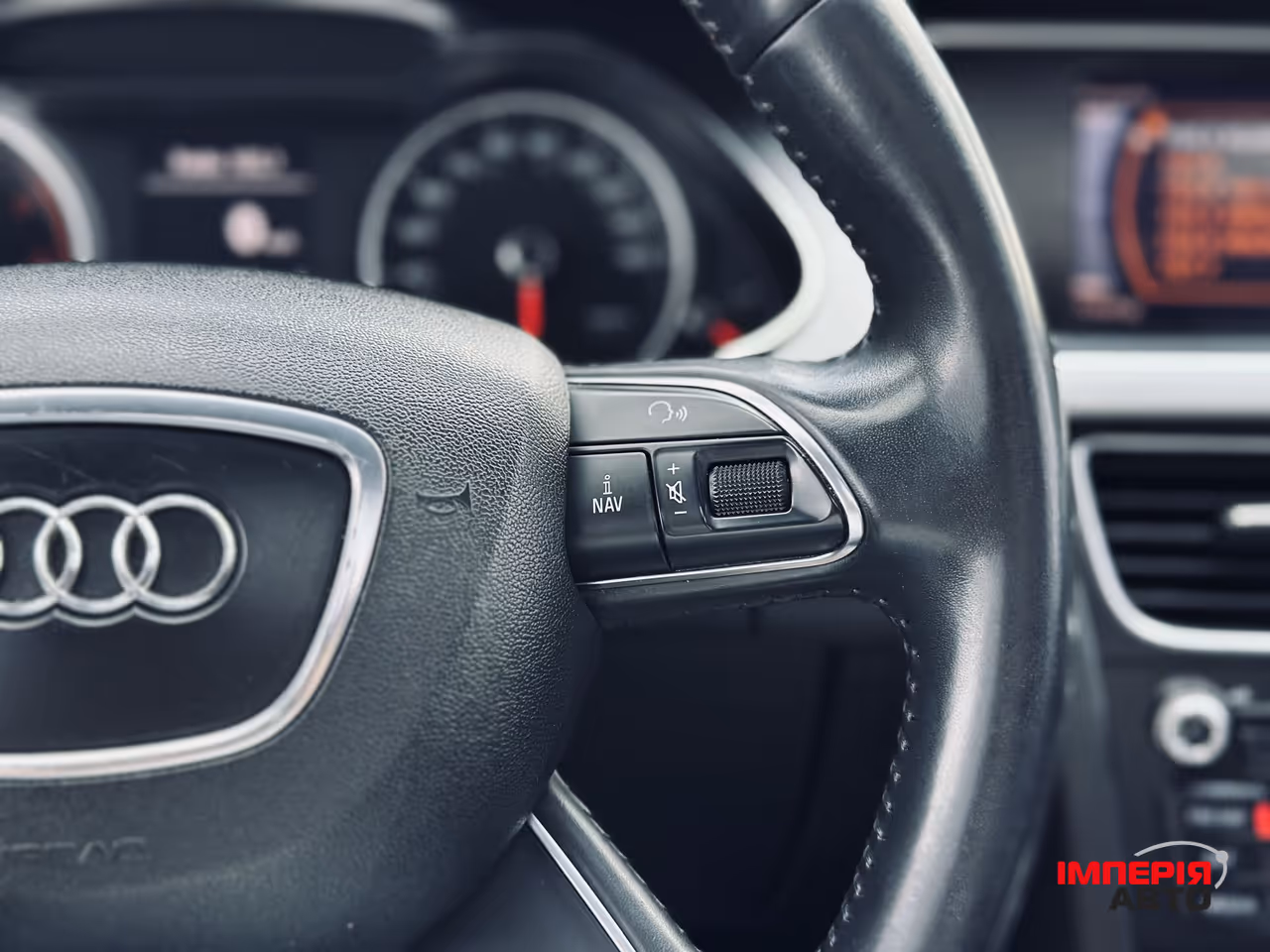 Audi A4 - фото 39