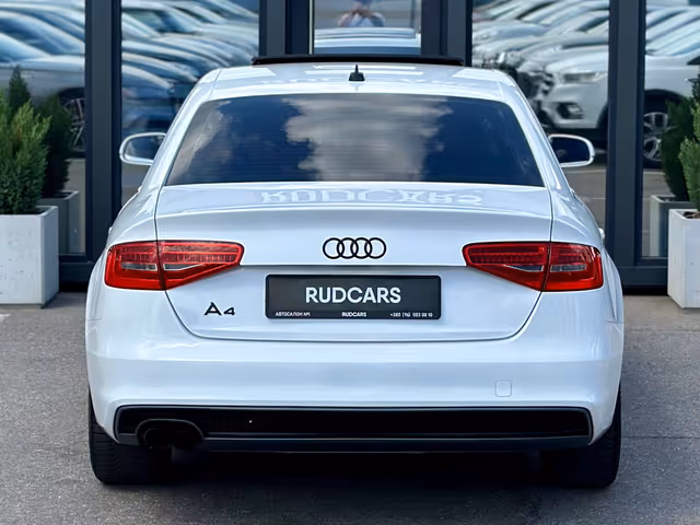 Audi A4 - фото 5