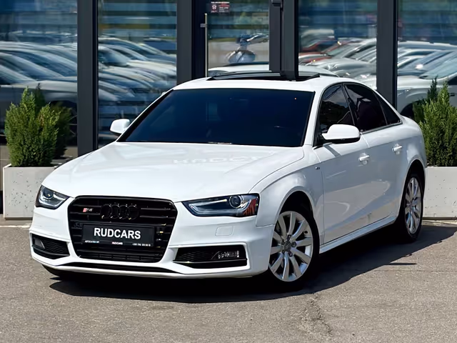 Audi A4 - фото 1