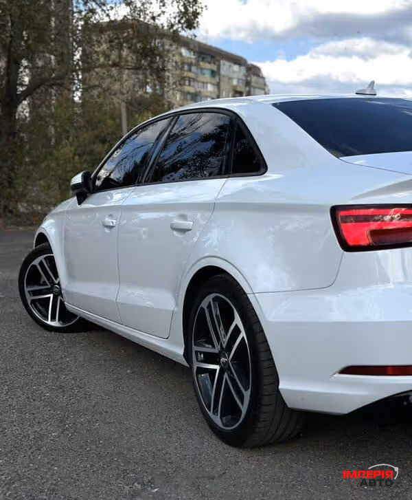 Audi A3 - фото 6