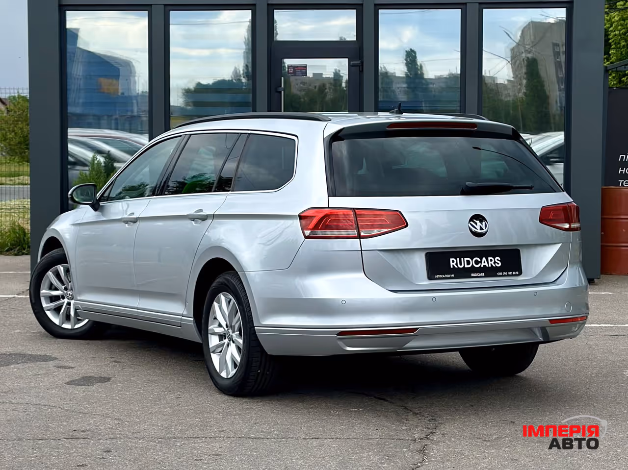 Volkswagen Passat - фото 4