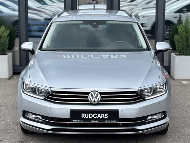 Volkswagen Passat - фото 2