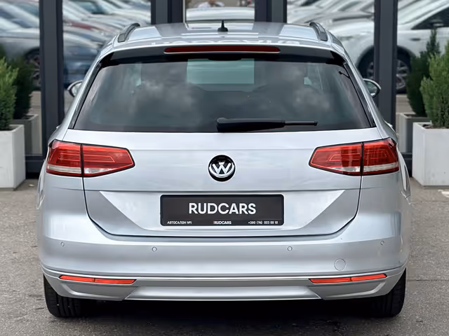 Volkswagen Passat - фото 5