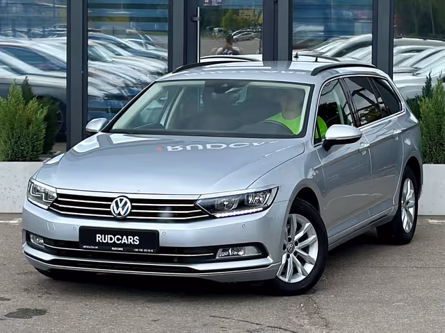 Volkswagen Passat - фото 1