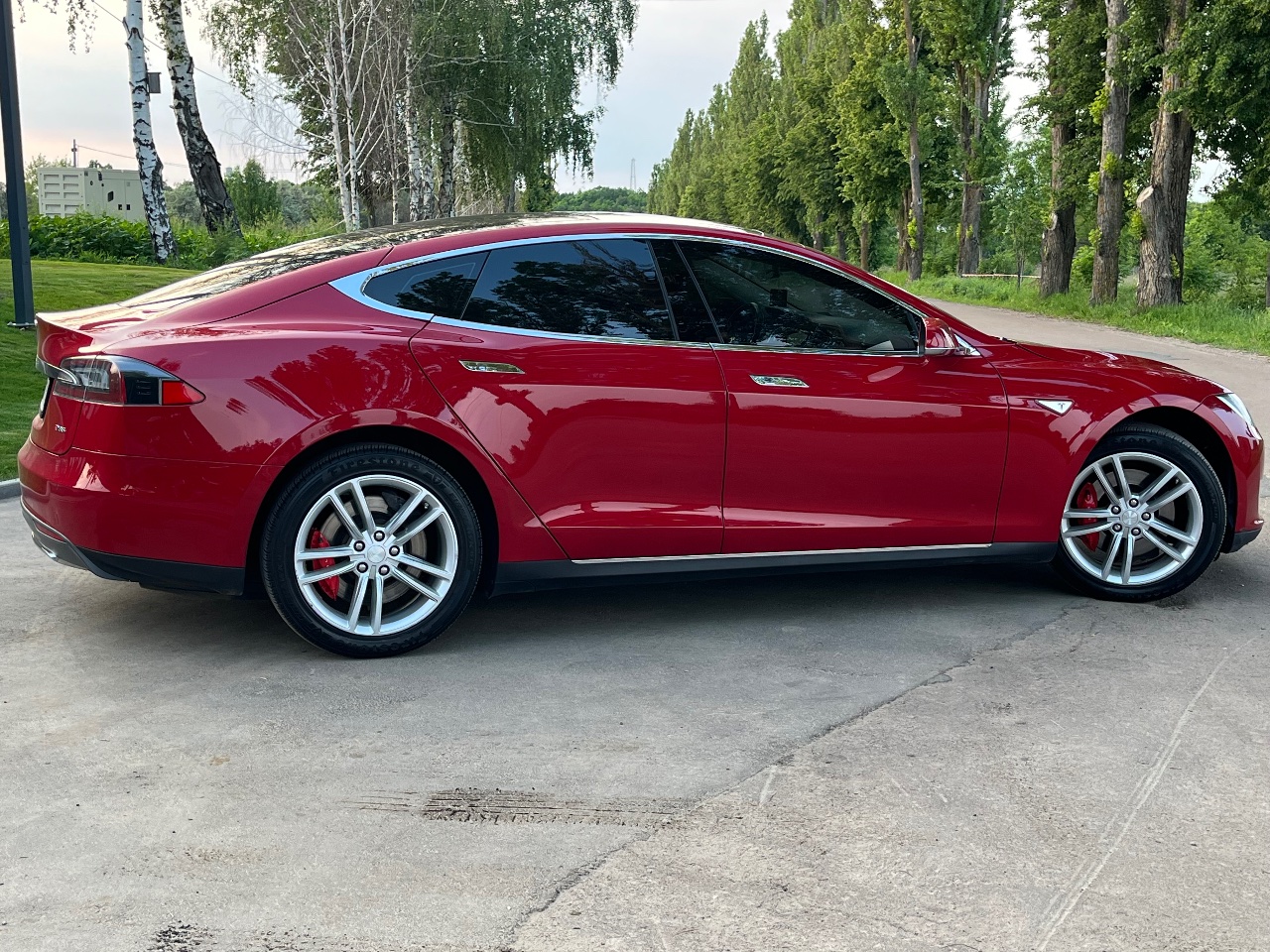 Tesla Model S - фото 5