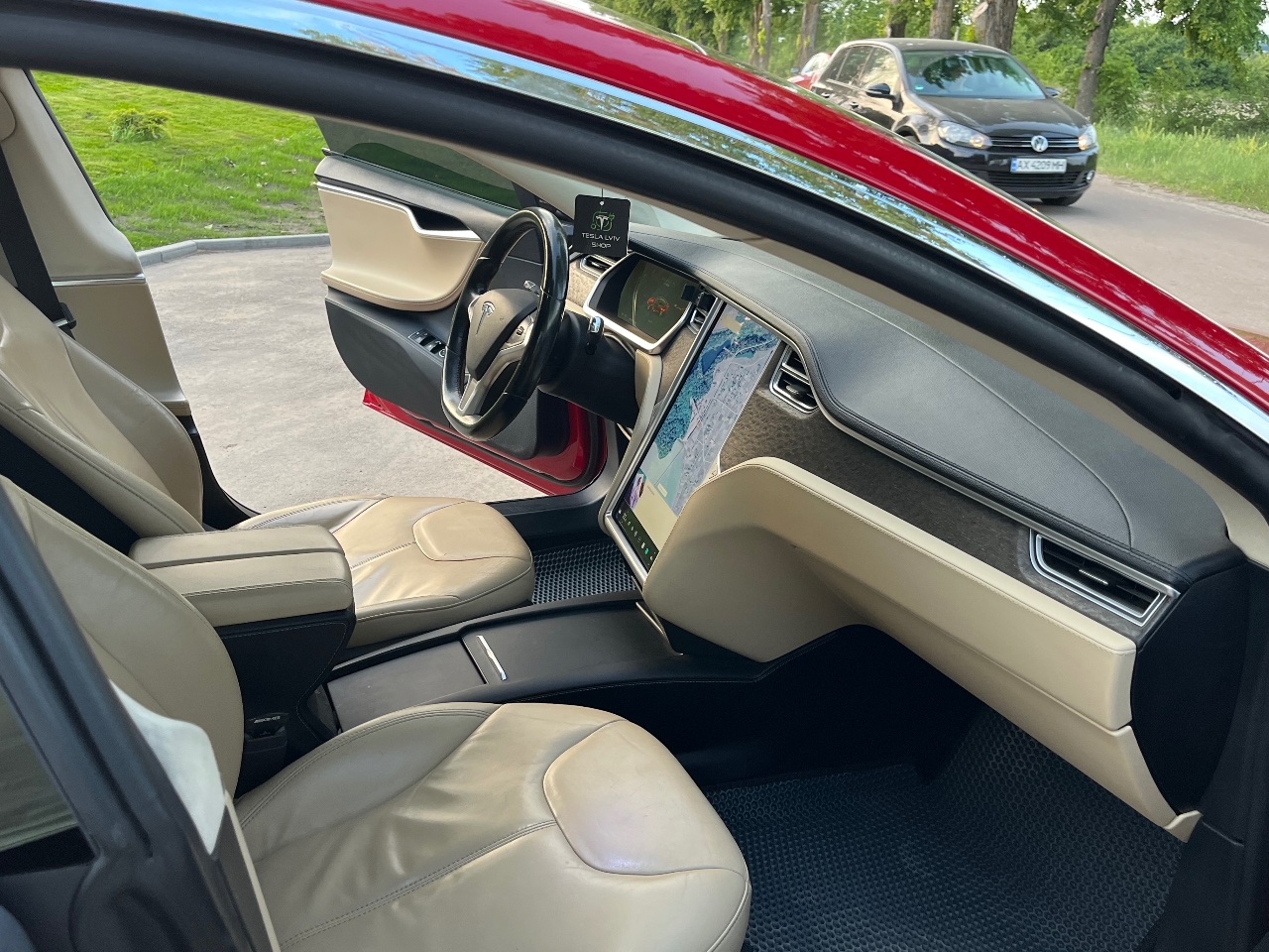 Tesla Model S - фото 11