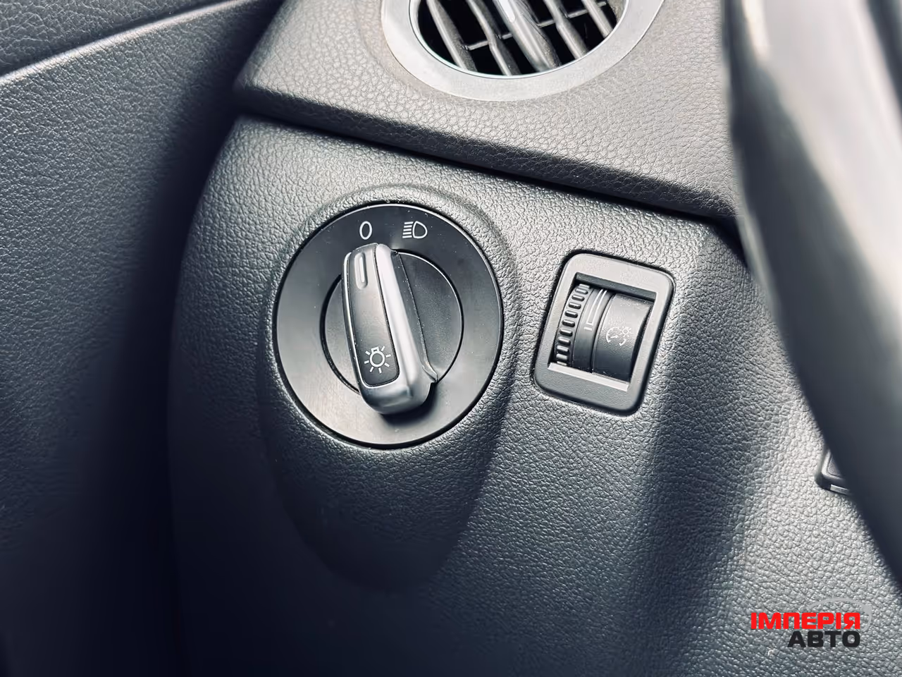 Volkswagen Tiguan - фото 30