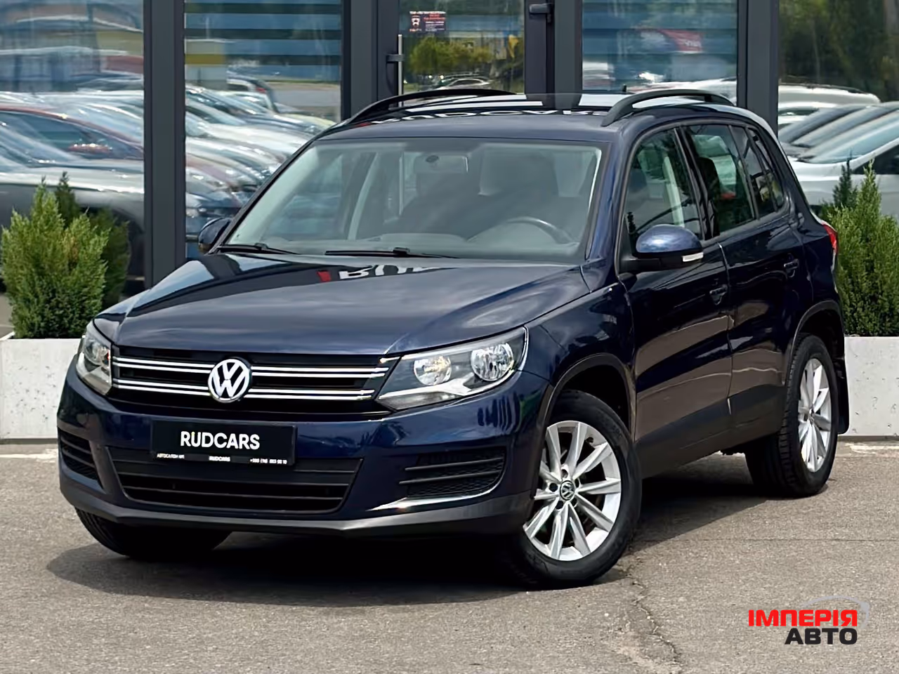 Volkswagen Tiguan - фото 1