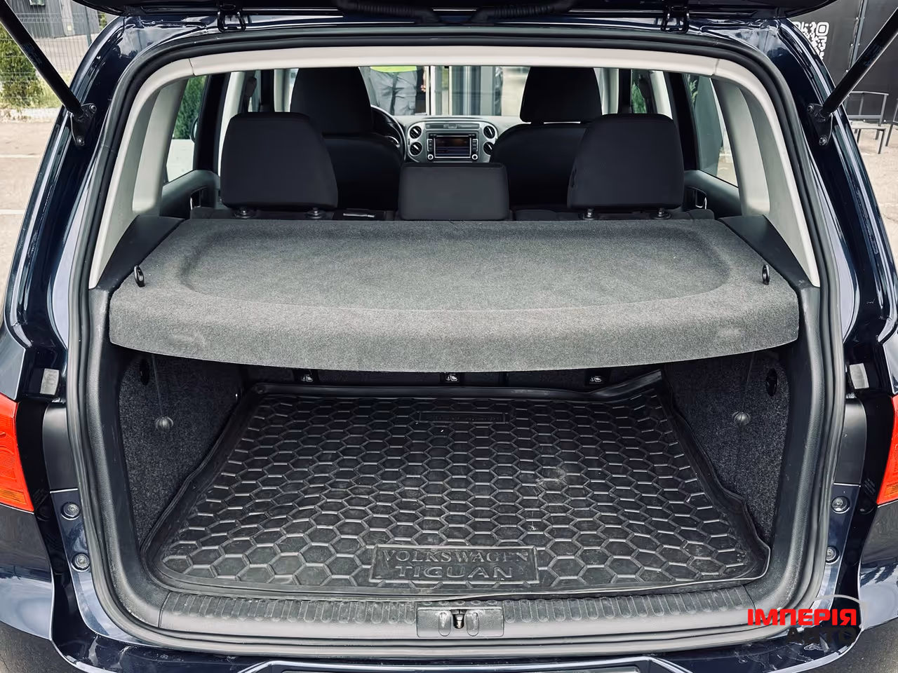 Volkswagen Tiguan - фото 12
